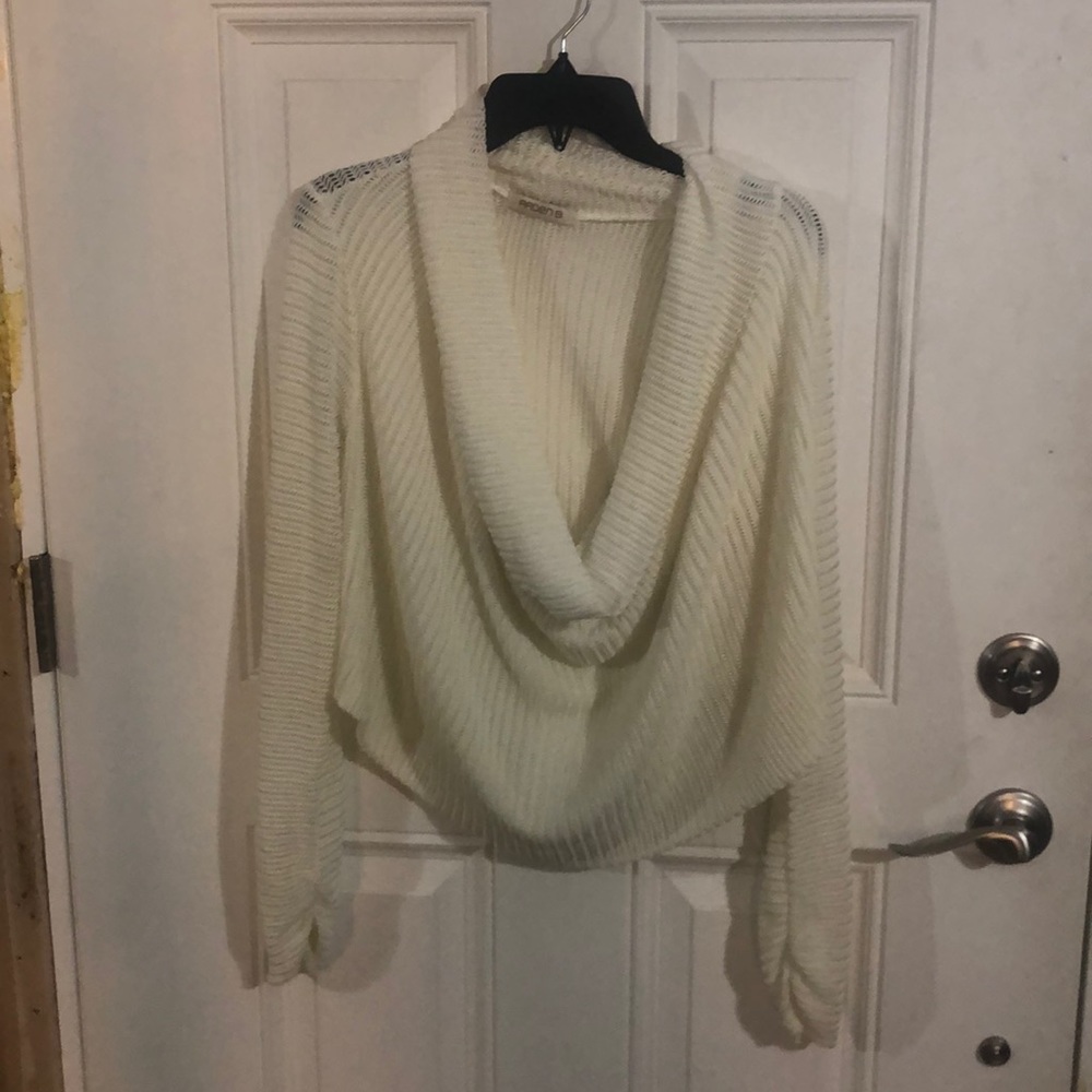 Scoop neck top
